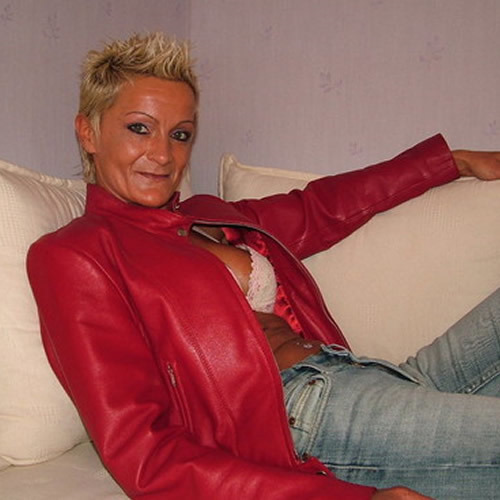 blonde milf van 44 jaar zoekt hete date
